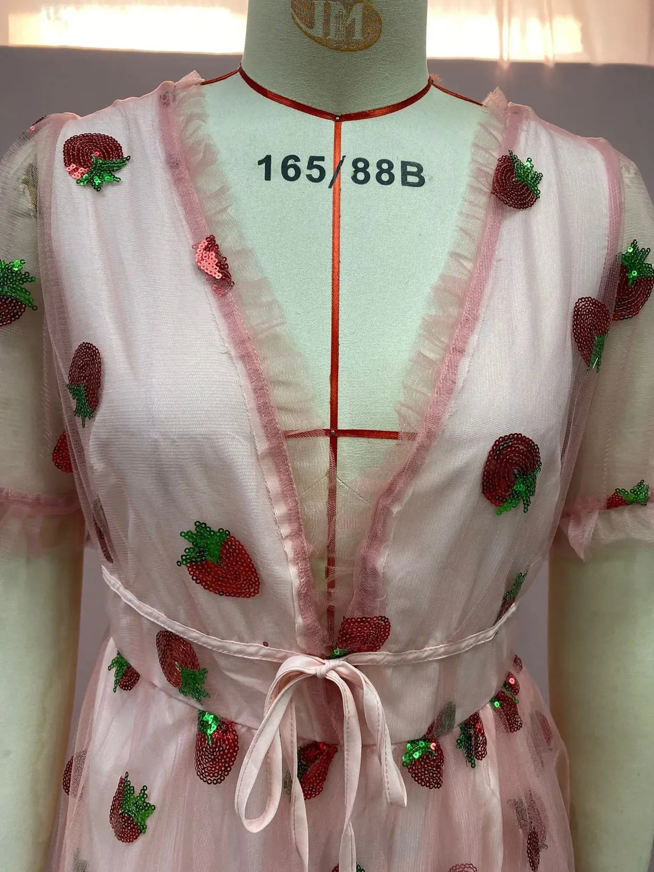 French Style Strawberry Two-tone V-neck Long Dress Sequins Ruffles Fashionable Net Yarn Sleeveless Robe