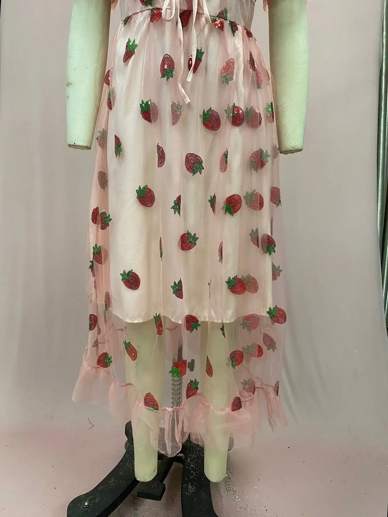 French Style Strawberry Two-tone V-neck Long Dress Sequins Ruffles Fashionable Net Yarn Sleeveless Robe