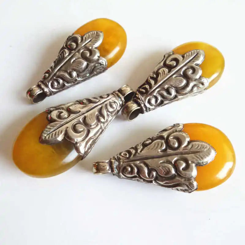 Vintage Simulated Resin Beeswax Vintage Drop Pendants TBP203