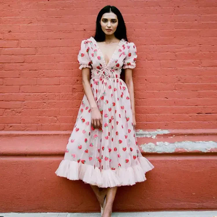 French Style Strawberry Two-tone V-neck Long Dress Sequins Ruffles Fashionable Net Yarn Sleeveless Robe