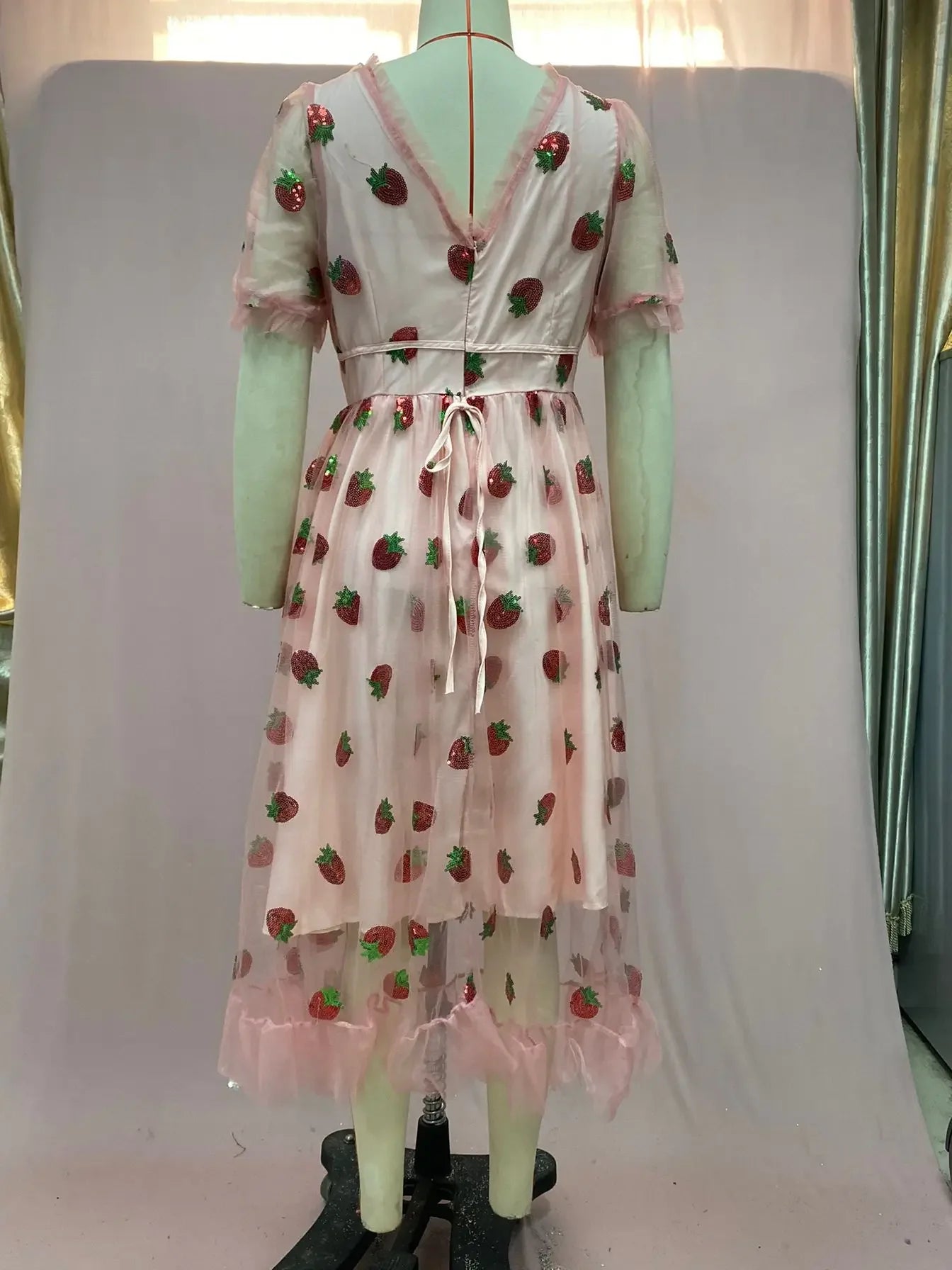 French Style Strawberry Two-tone V-neck Long Dress Sequins Ruffles Fashionable Net Yarn Sleeveless Robe