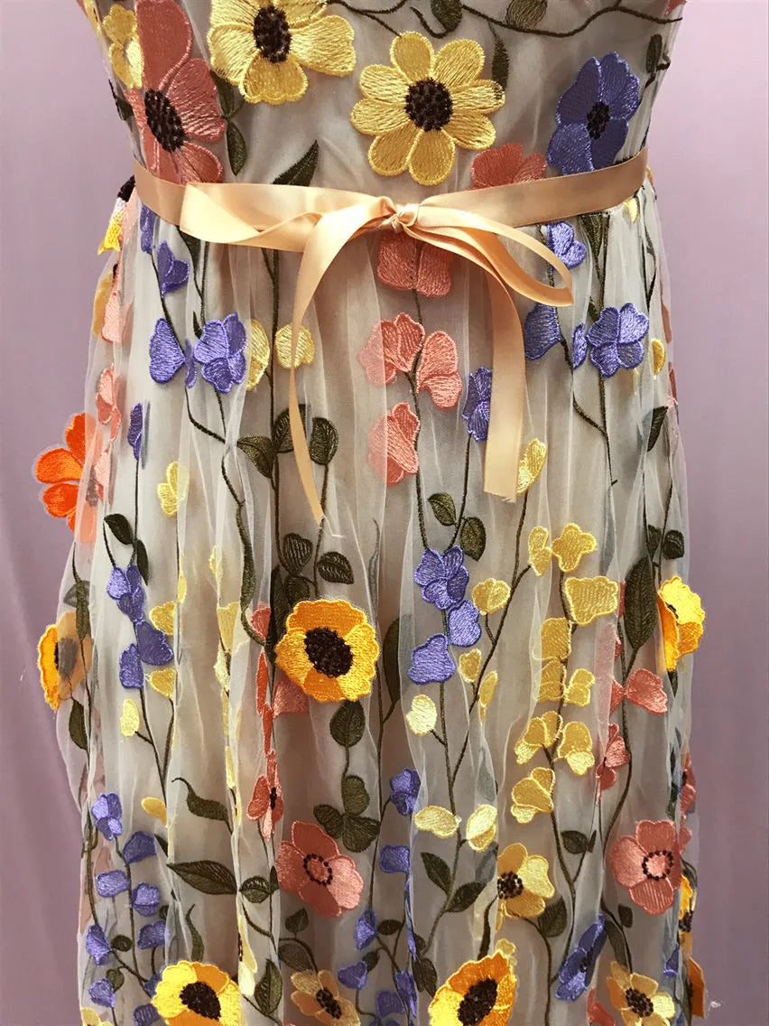 Women's Three-dimensional Flowers, Fashionable Embroidery, Flower Wrap Buttocks, Sexy Dress, Elegant Temperament, Mesh Lace