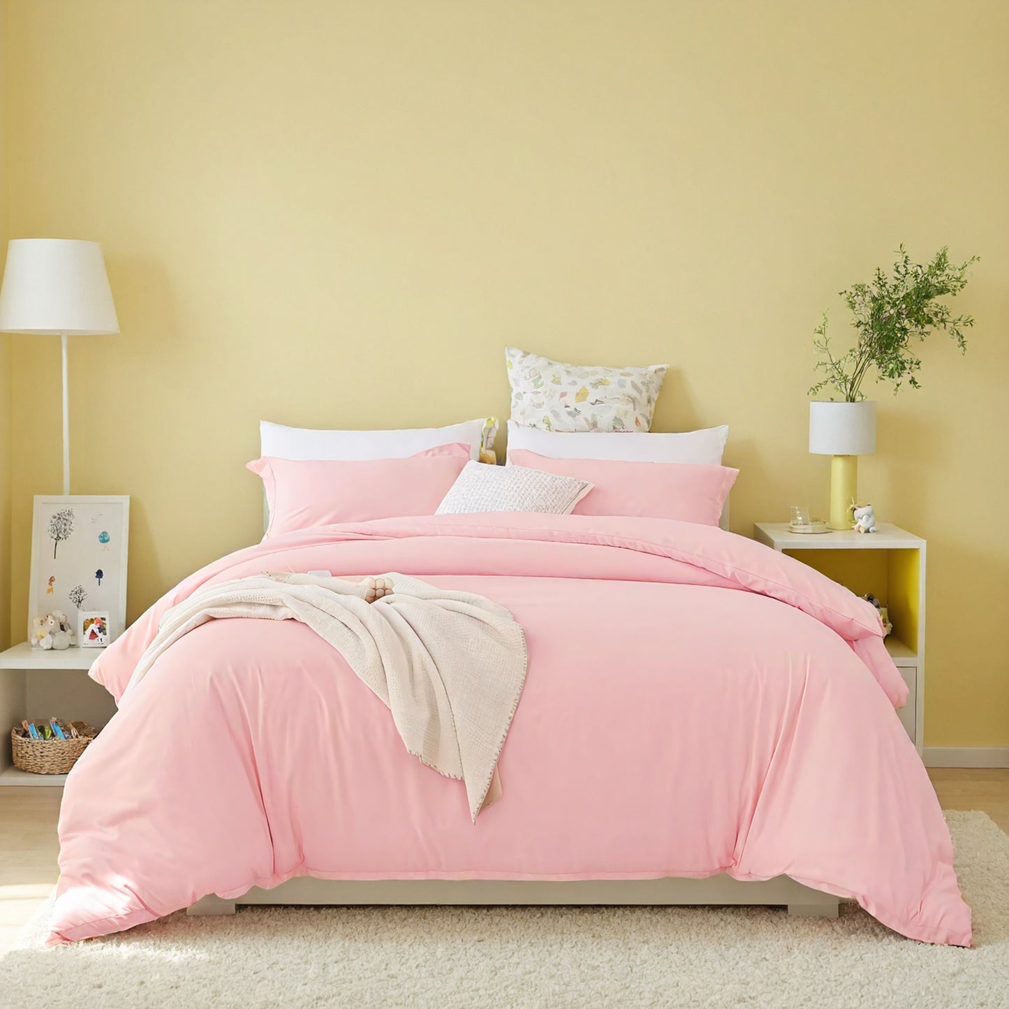 White & Pink Extra Large Duvet Cover Set Includes 1 Duvet Cover & 2 Pillowcases. Made Of Premium Breathable Microfiber With Hotel-grade Minimalist Design. Perfect For Bedrooms And Guesthouses.