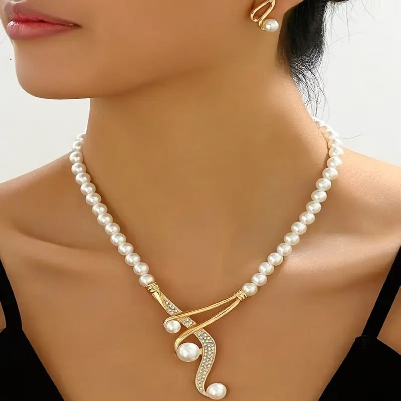 A Round Artificial Pearl Necklace And A Pair Of Geometric Round Artificial Pearl Earrings Are Fashionable, Elegant And Noble, Perfect Gifts For Lovers And Friends.
