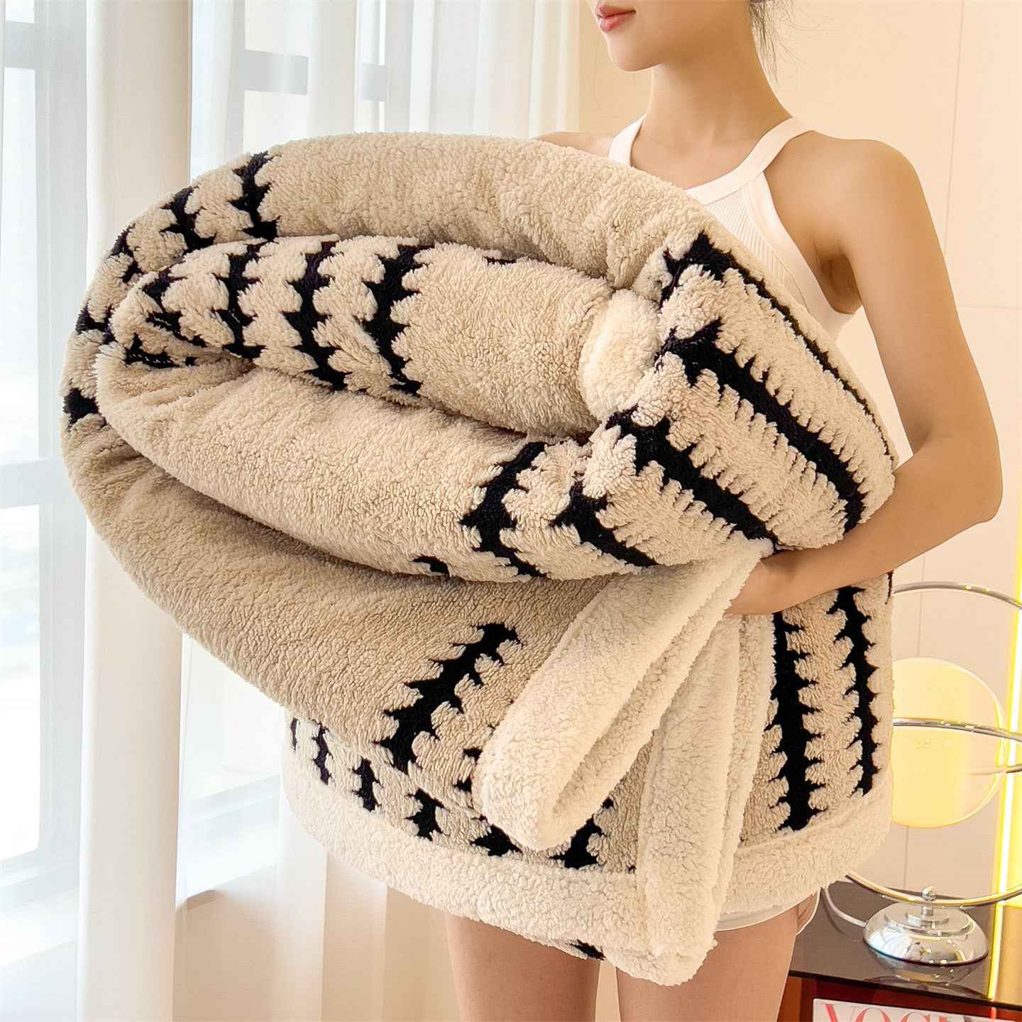 Coral Fleece Milk Fiber Thickened Cation Blanket