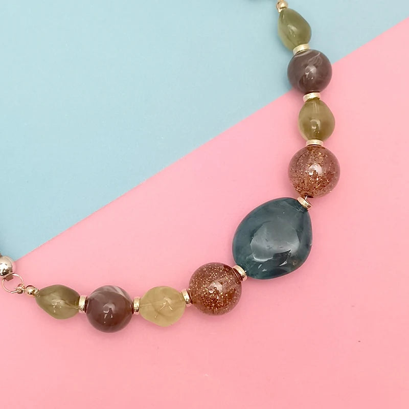 Vintage Beaded Necklace with Acrylic Pendants Women Stylish Rope Chain Statement Necklace for Daily Wear Commuting Gifts