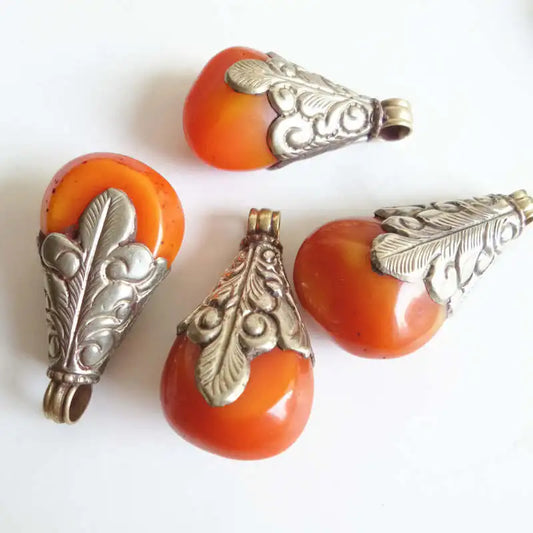 Vintage Simulated Resin Beeswax Vintage Drop Pendants TBP203