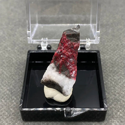 Best！100% natural red cinnabar ， raw stone mineral specimen quartz stone Healing crystal gem home decoration - AMULET RING STORE