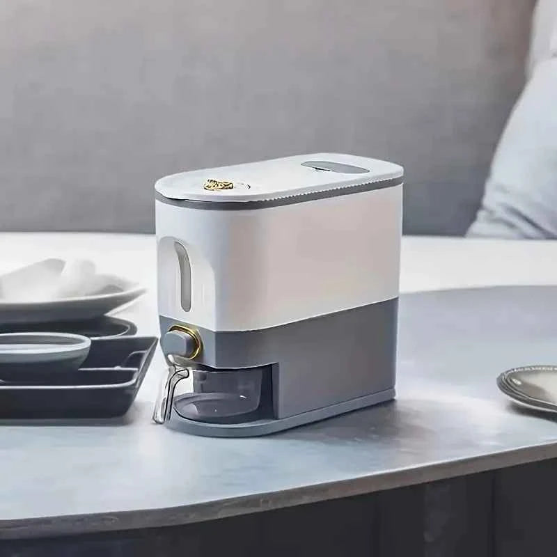 Large-capacity rice storage tank – sealed and moisture-proof, equipped with a measuring cup and cleaning brush.