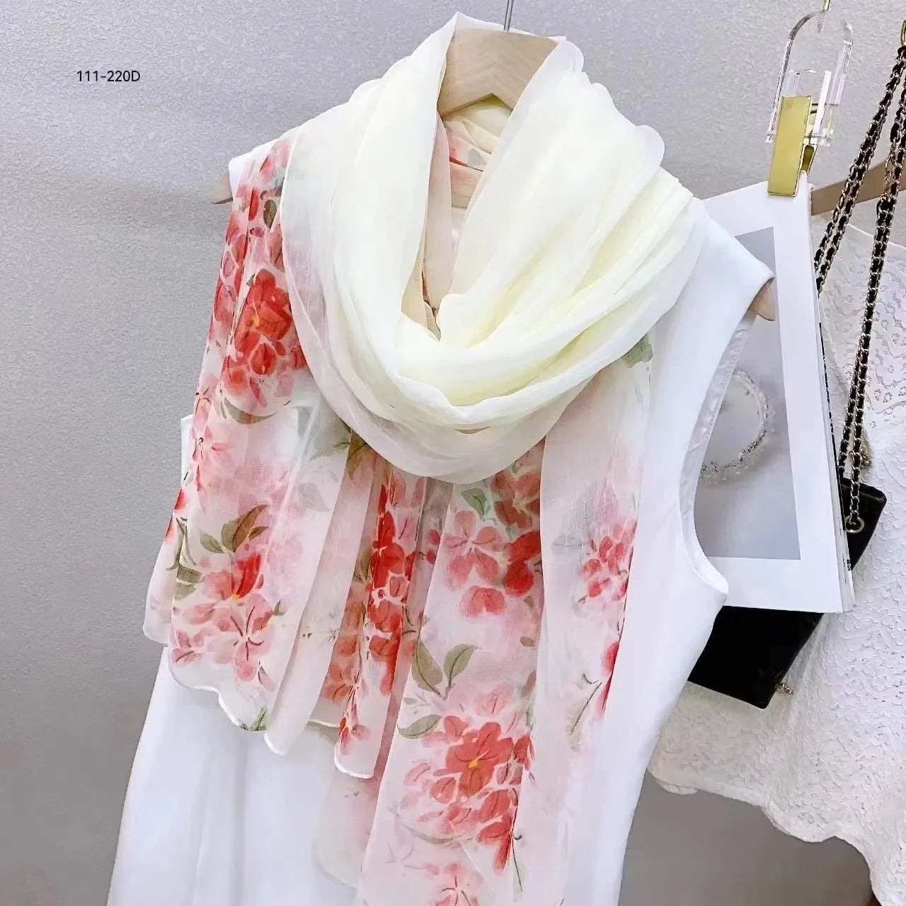 2025 Silk Scarf Women Hijab Pashmina Long Beach Stoles Shawl Wrap Headbands Spring Warm Scarves Bandana Ladies Neckscarf Foulard