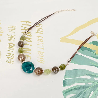 Vintage Beaded Necklace with Acrylic Pendants Women Stylish Rope Chain Statement Necklace for Daily Wear Commuting Gifts