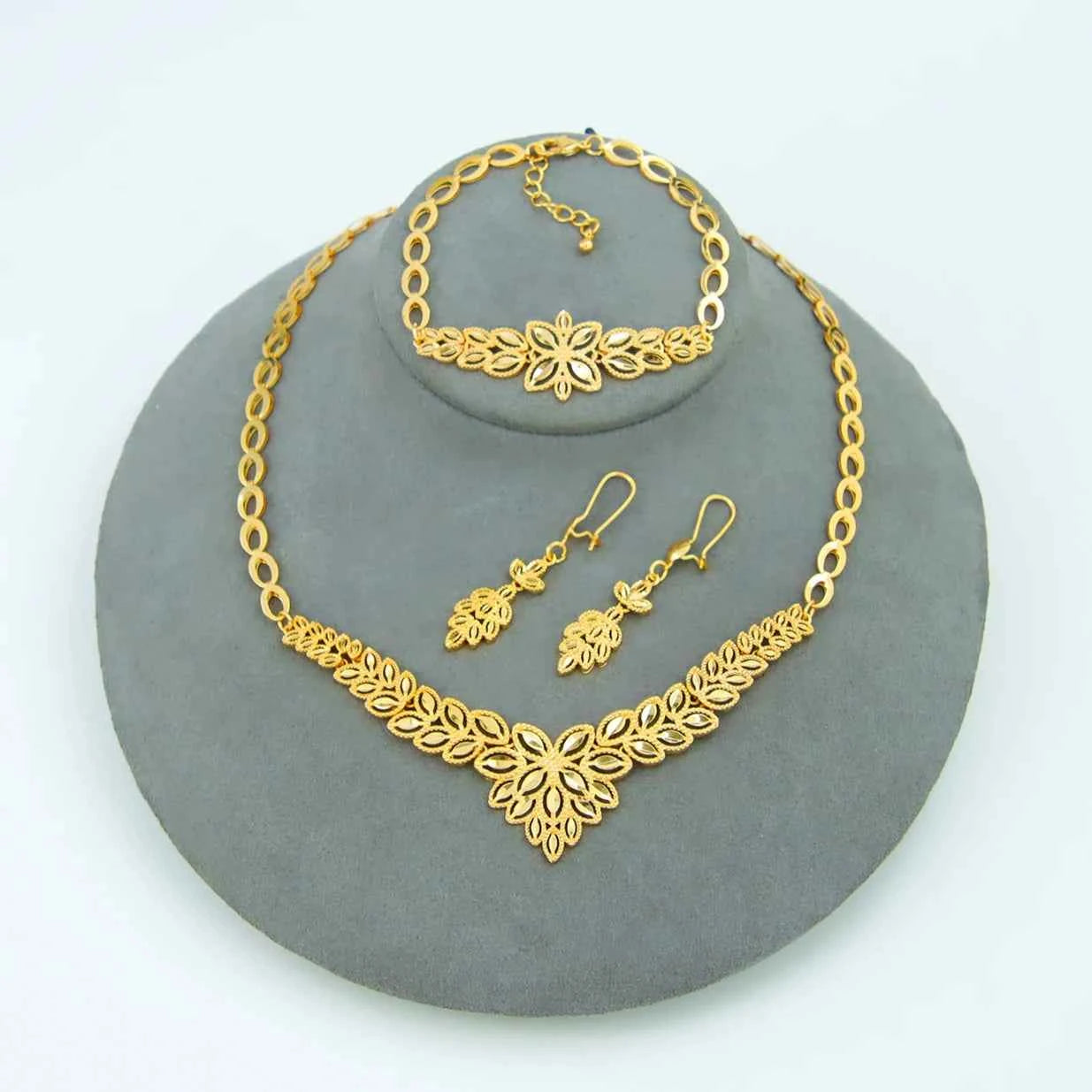 Luxury Dubai Wedding Jewelry Set 21k Gold Plated Arab Bridal Gold Necklace Bracelet Earrings Brazilian Women Vintage Jewelrys