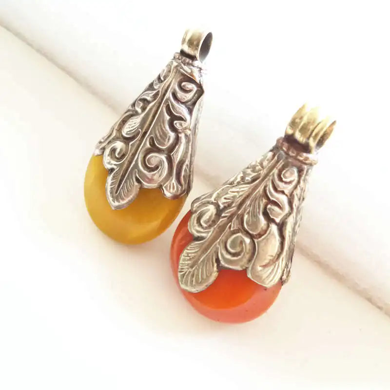 Vintage Simulated Resin Beeswax Vintage Drop Pendants TBP203