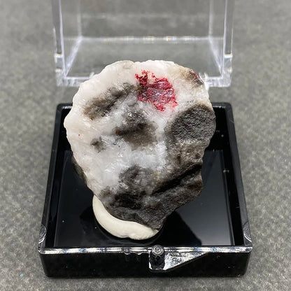 Best！100% natural red cinnabar ， raw stone mineral specimen quartz stone Healing crystal gem home decoration - AMULET RING STORE