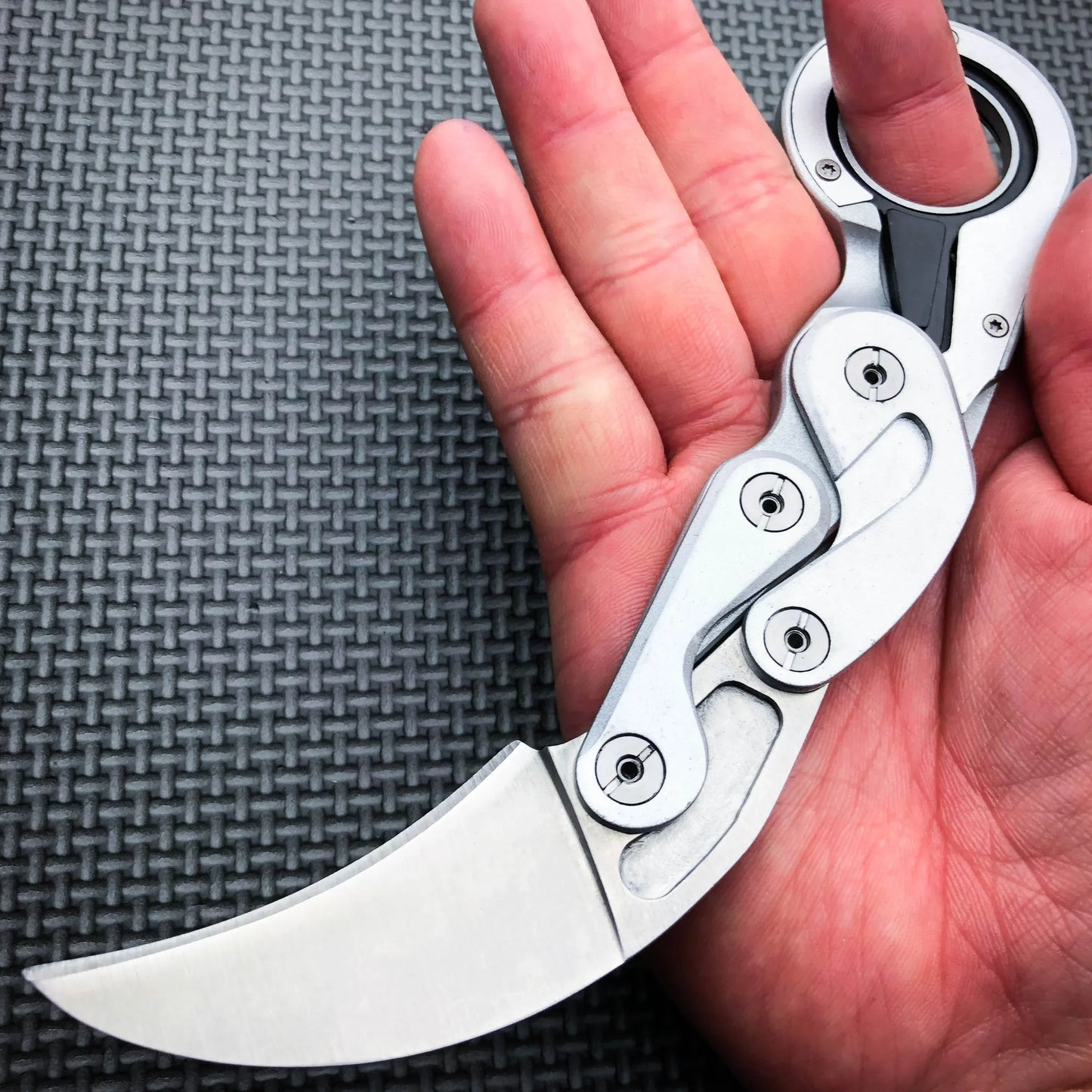 Pocket Mini Outdoor Knife All-steel Claw Mechanical Paw Knives Tactical Karambit Multi Tool EDC Portable Camping Gift for Men