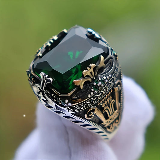 New men's luxury ring personalized retro domineering green gemstone domineering ring to attend the banquet party jewelry daily w