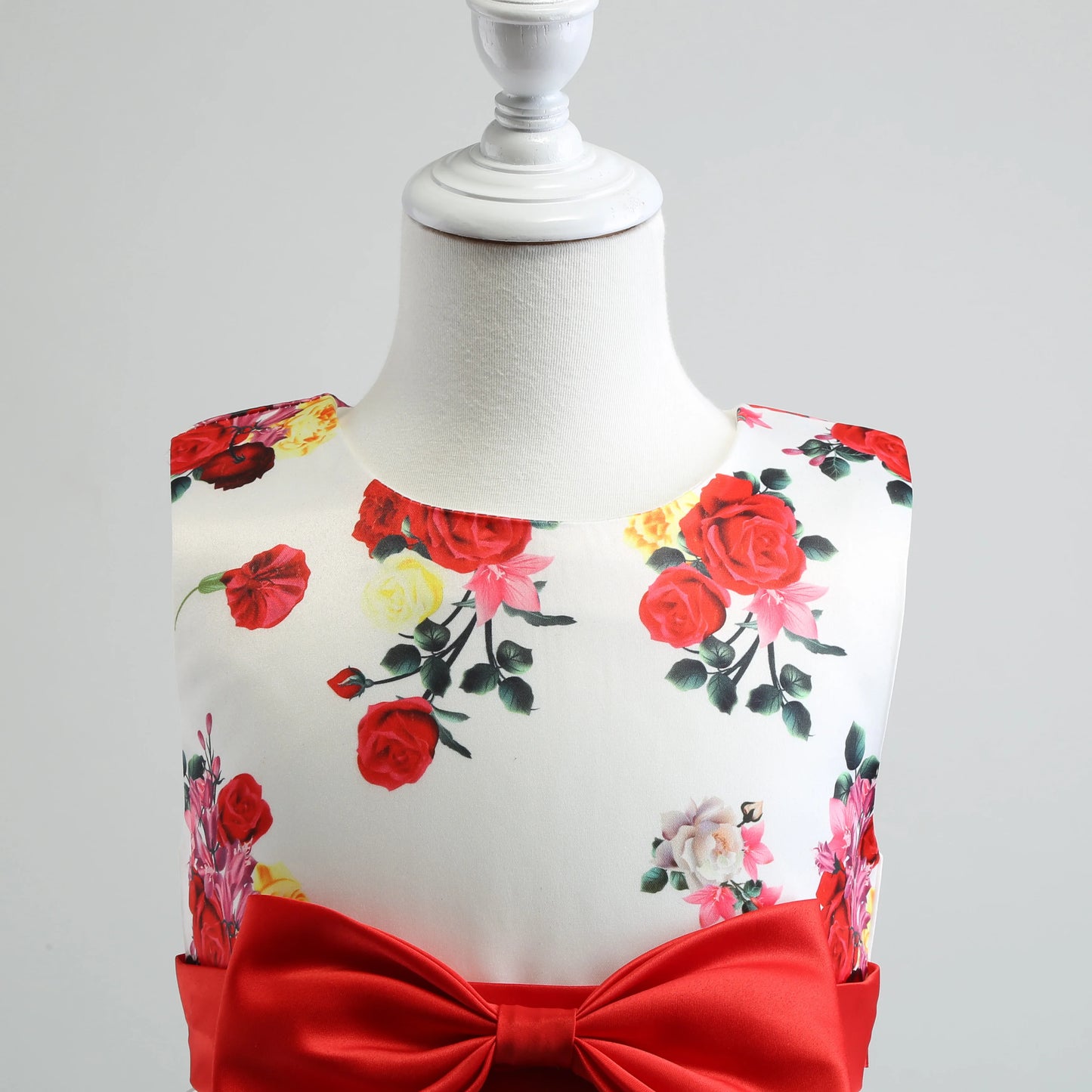 2025 New Girls' Dress Sleeveless Mesh Pommel Dress Lace Princess Dress Holiday Party Children's Dress Sold Well