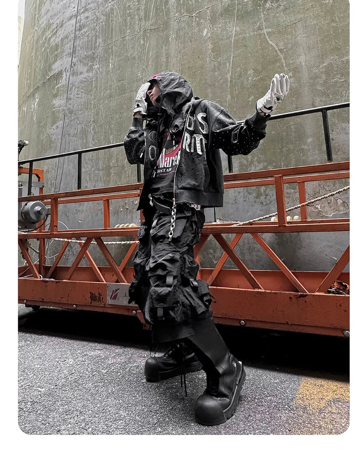 Mauroicardi Spring Summer Cool Handsome Thin Black Nylon Cargo Shorts for Men with Many Pockets Luxury Emo Techwear Clothes 2025