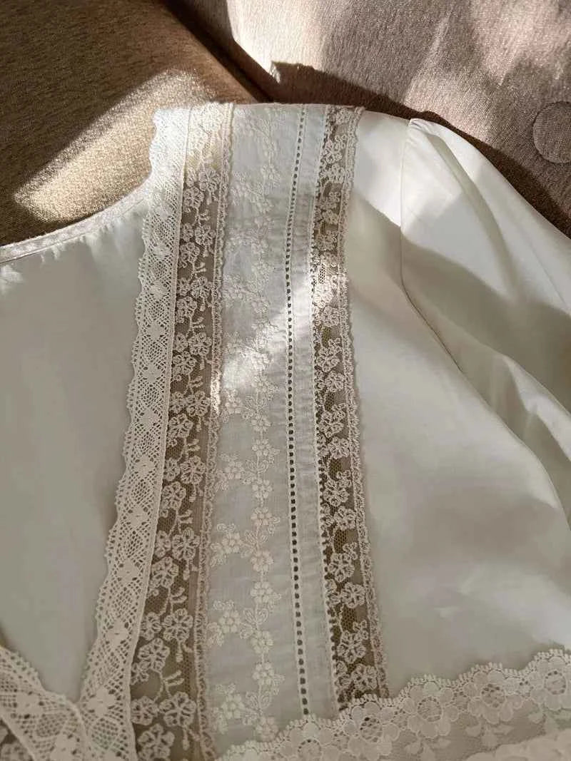 Vintage Embroidery Cotton Long Nightgowns For Lady Lace  Long Sleeve Beige Elegant Nightshirts Comfortable Sexy Night Dress