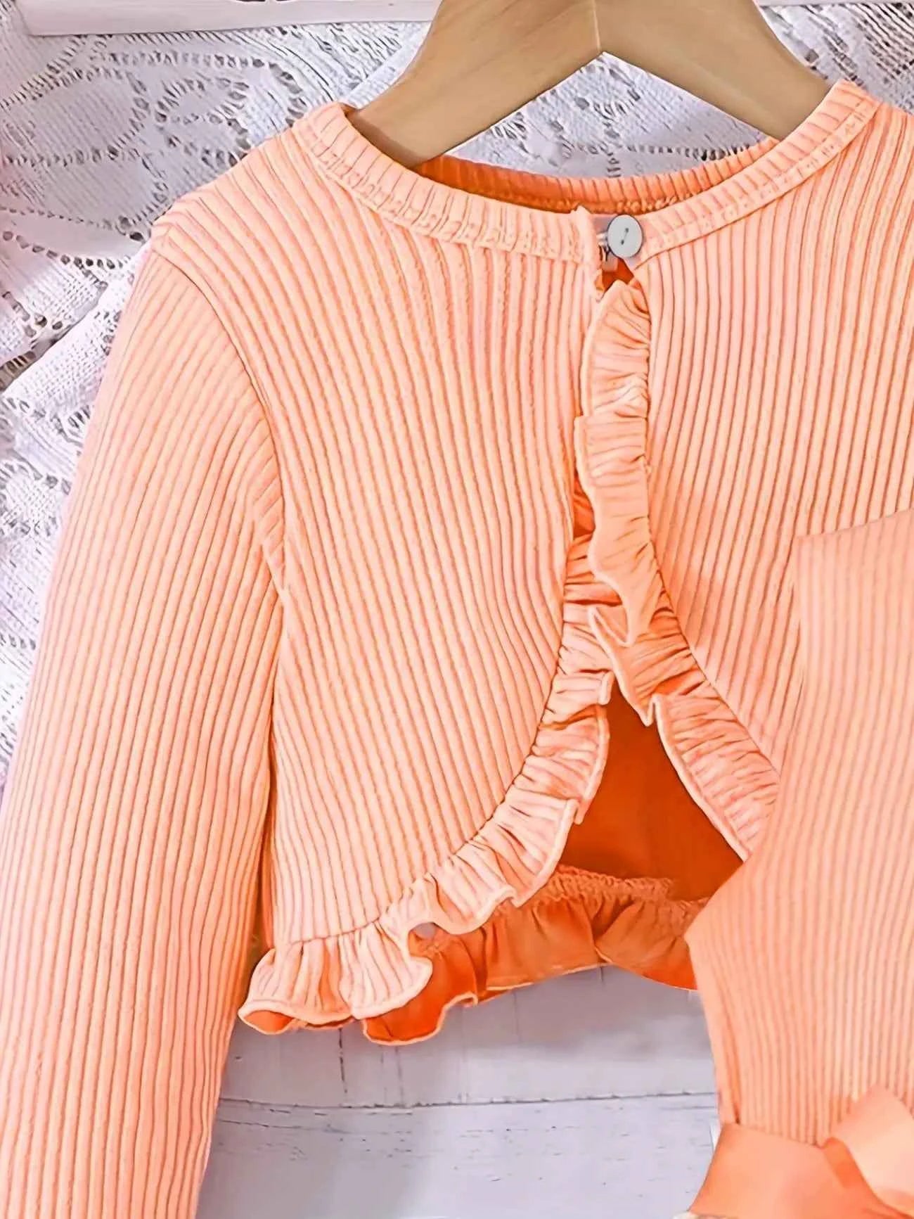 A cute solid-color long-sleeved coat paired with a sleeveless floral butterfly ly Pattern Dress For Girls' Fashion Two-Piece Set