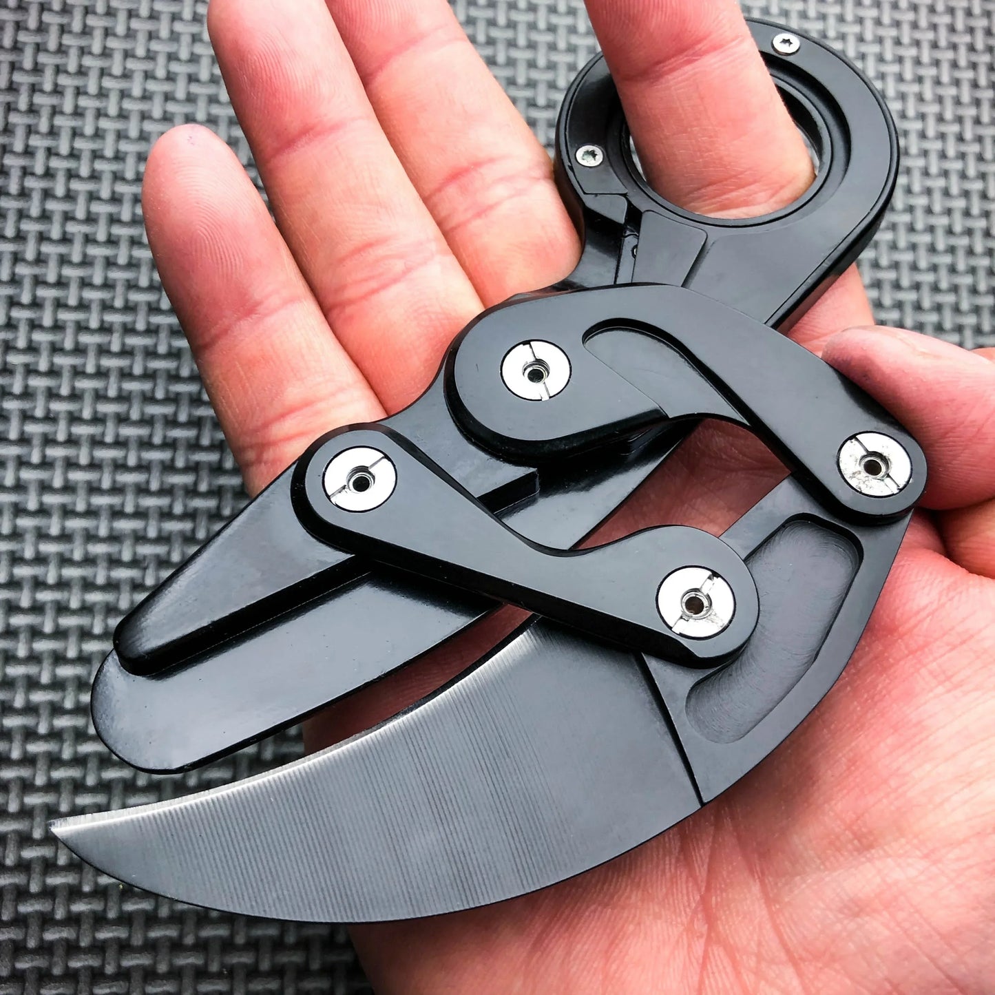 Pocket Mini Outdoor Knife All-steel Claw Mechanical Paw Knives Tactical Karambit Multi Tool EDC Portable Camping Gift for Men
