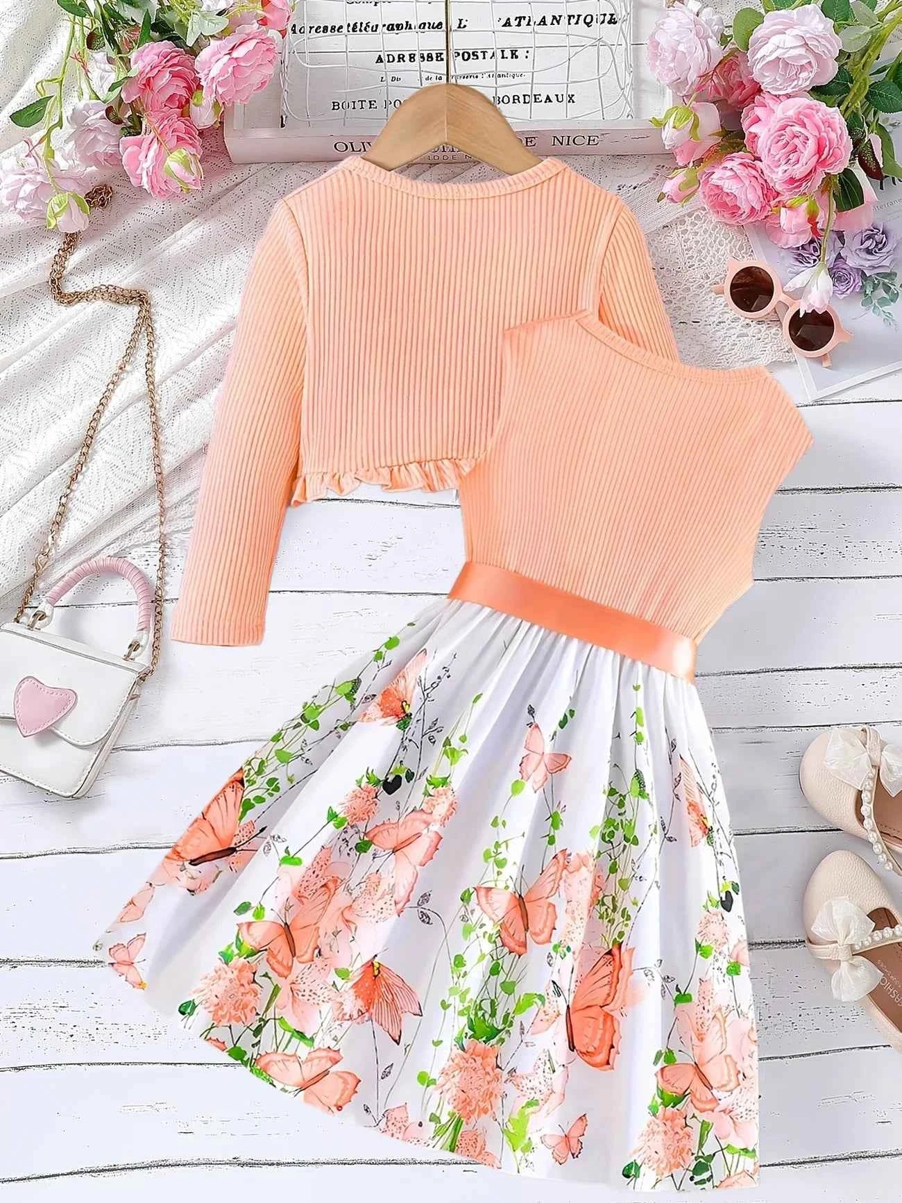 A cute solid-color long-sleeved coat paired with a sleeveless floral butterfly ly Pattern Dress For Girls' Fashion Two-Piece Set