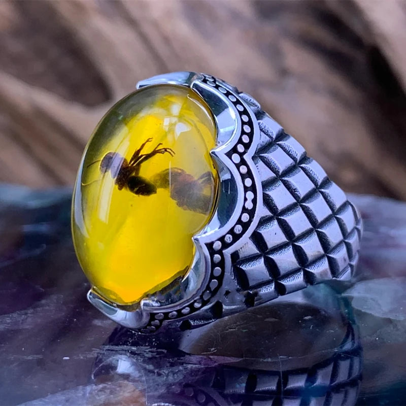 Beautiful ring the color of the stone really makes it stand out