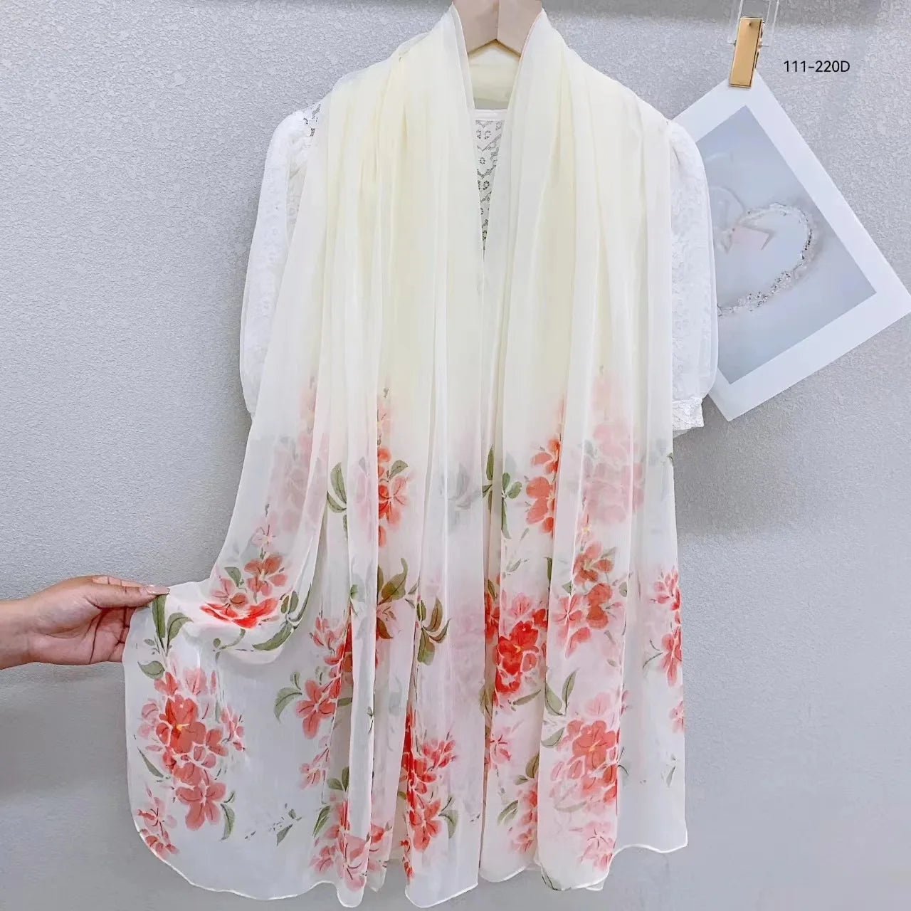 2025 Silk Scarf Women Hijab Pashmina Long Beach Stoles Shawl Wrap Headbands Spring Warm Scarves Bandana Ladies Neckscarf Foulard