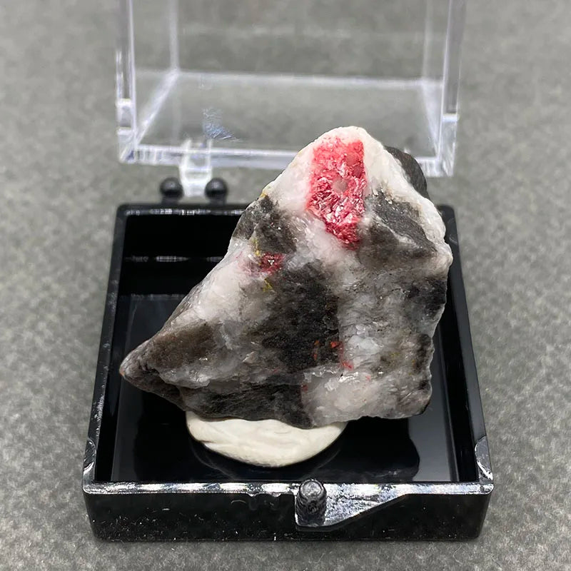 Best！100% natural red cinnabar ， raw stone mineral specimen quartz stone Healing crystal gem home decoration - AMULET RING STORE