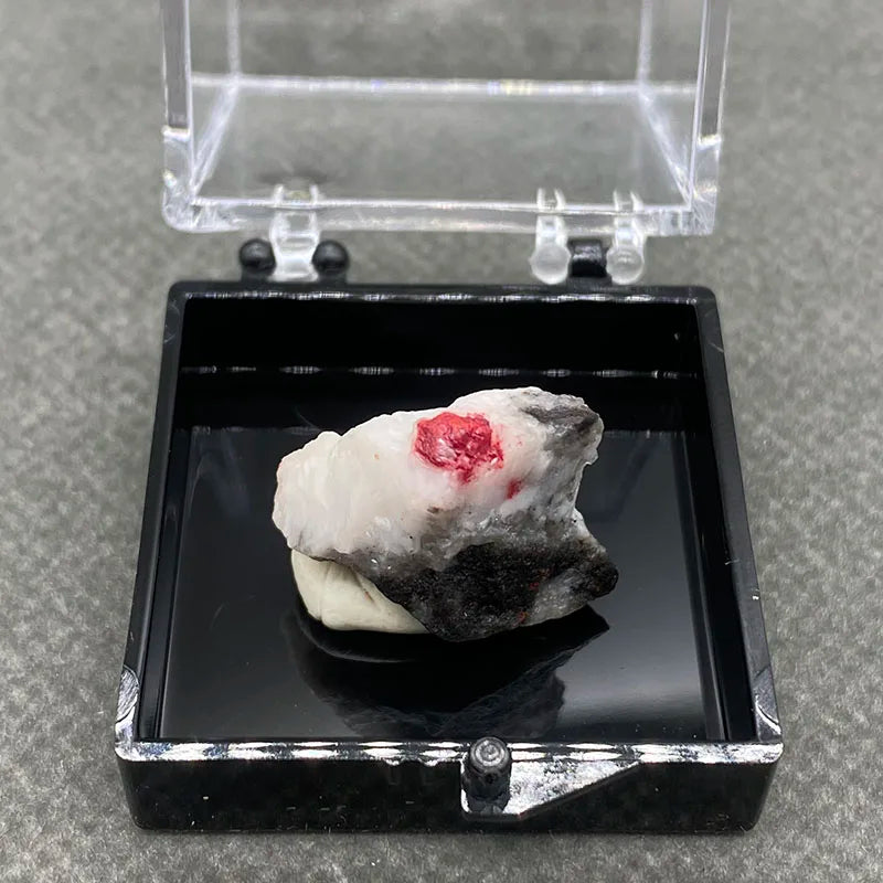 Best！100% natural red cinnabar ， raw stone mineral specimen quartz stone Healing crystal gem home decoration - AMULET RING STORE