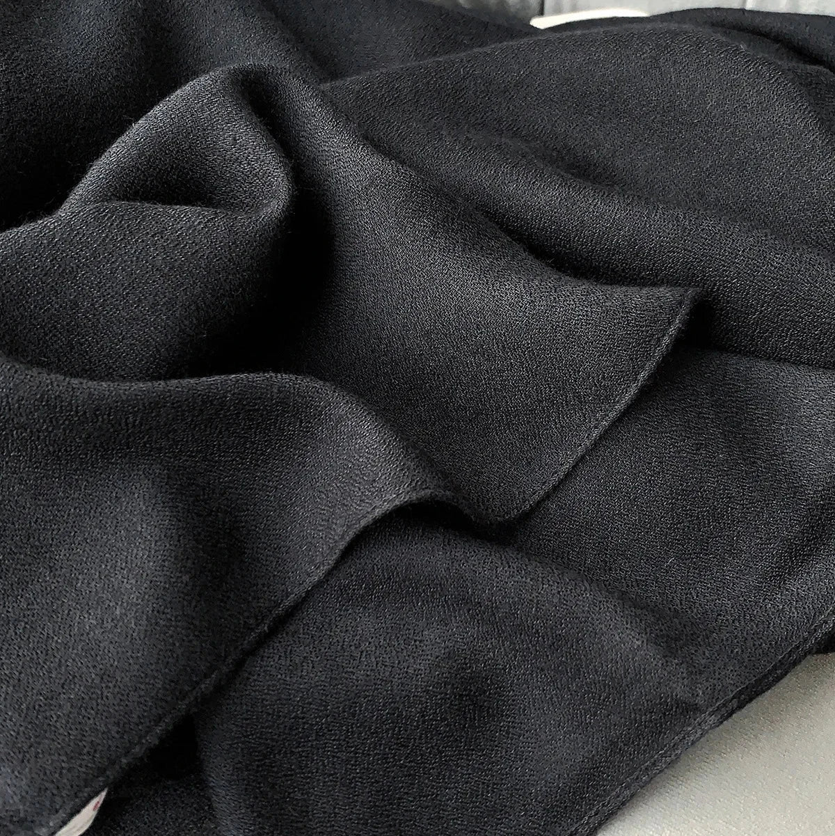 New Solid Cotton Scarf for Women Winter Warm Tassel Linen Pashmina Scarves Hijab Lady Foulard Shawls Wraps Female Bandana