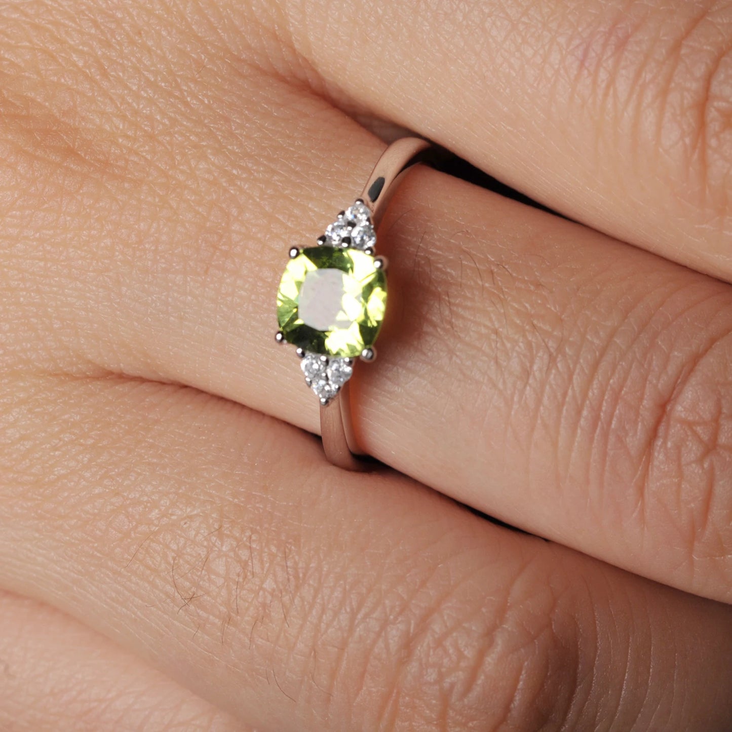 Potiy 1.1ct Genuine Natural Peridot 925 Sterling Silver Solitaire Ring for Woman Fashion Gemstone Fine Jewelry Wedding