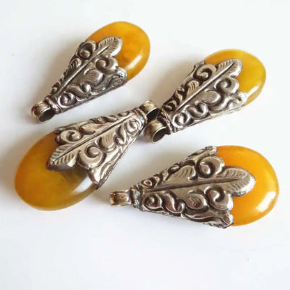 Vintage Simulated Resin Beeswax Vintage Drop Pendants TBP203