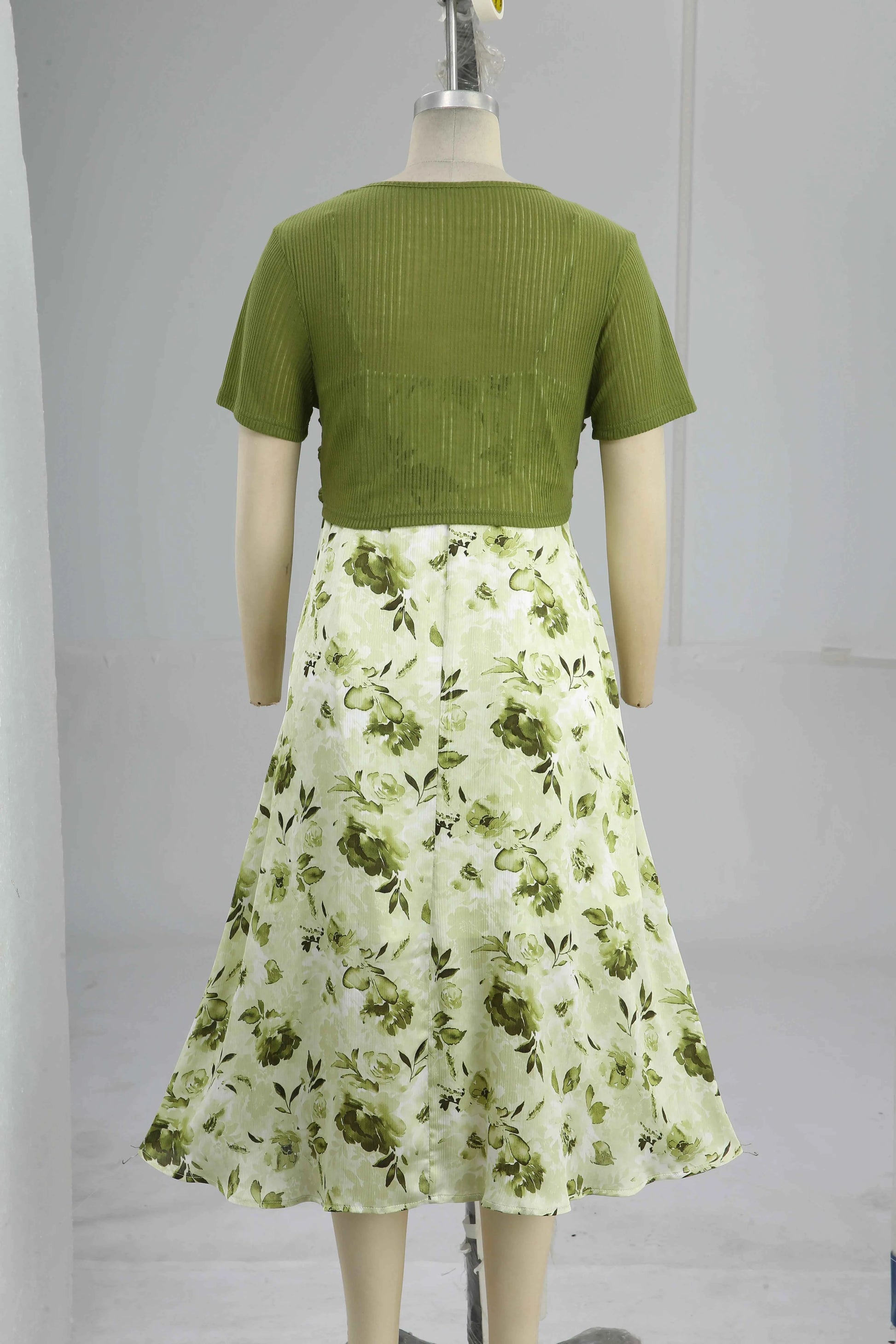 ROSEGAL Plus Size Women Floral Sundress Set Lace Up Ribbed Crop Top And Ruffles Floral Leaf Print Twist Cami Dres New Arrived