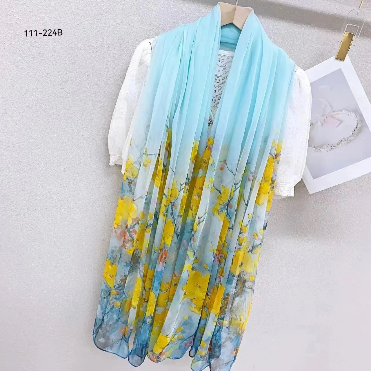 2025 Silk Scarf Women Hijab Pashmina Long Beach Stoles Shawl Wrap Headbands Spring Warm Scarves Bandana Ladies Neckscarf Foulard