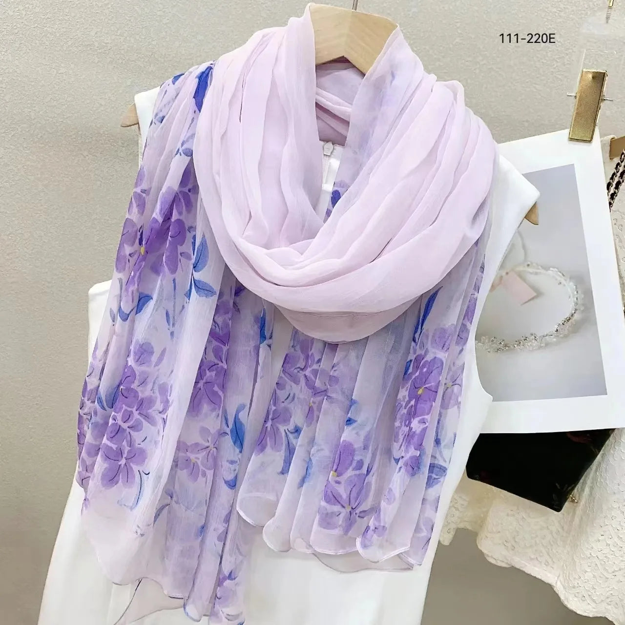 2025 Silk Scarf Women Hijab Pashmina Long Beach Stoles Shawl Wrap Headbands Spring Warm Scarves Bandana Ladies Neckscarf Foulard