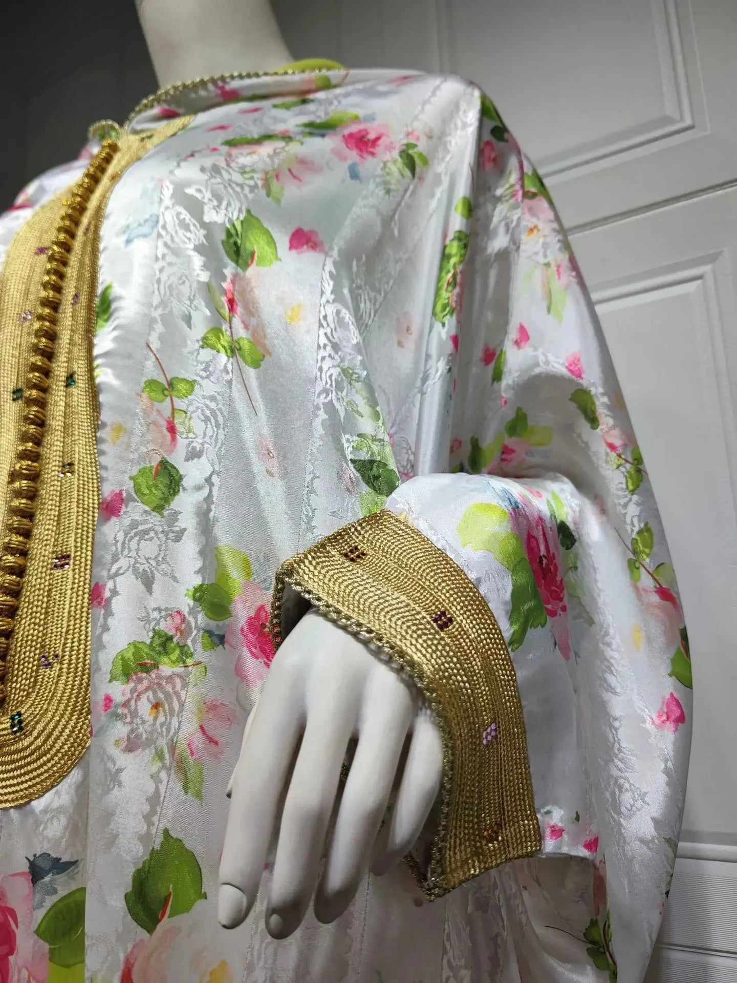 Moroccan Kaftans Wholesale Dubai Abaya Islamic Clothing Muslim Ladies Dresses Lace Embroidery Arabic Abaya Dress