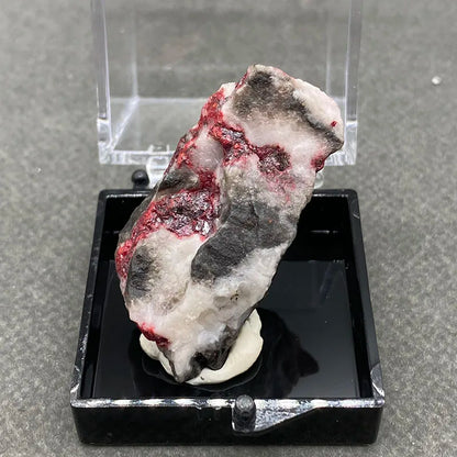 Best！100% natural red cinnabar ， raw stone mineral specimen quartz stone Healing crystal gem home decoration - AMULET RING STORE