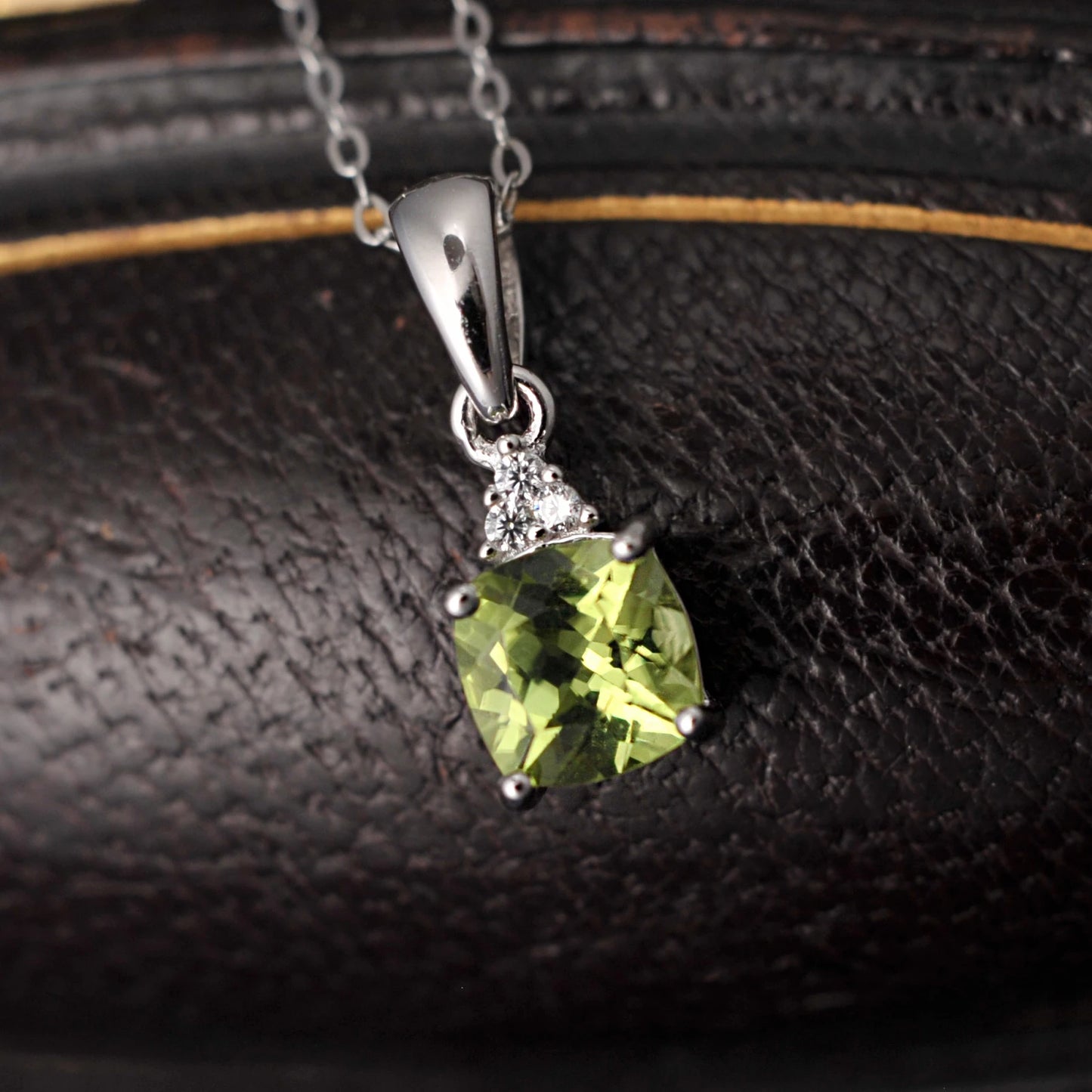 Potiy 1ct Cushion Natural Cut Genuine Peridot Pendant Necklace With 18 Inches Trace Chain 925 Sterling Silver