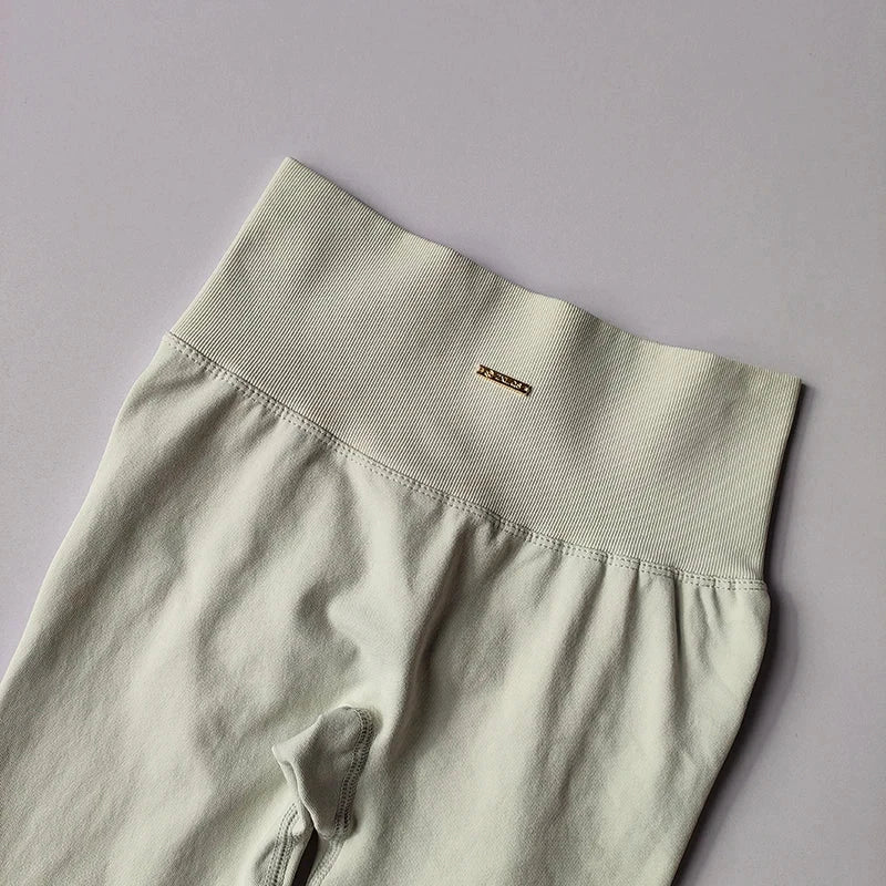 Seamless Hip Lifting Fitness Set Women's V-neck Bra Leggings Yoga Set Quick Drying Exercise Iron Massage High Fat Tight Pants