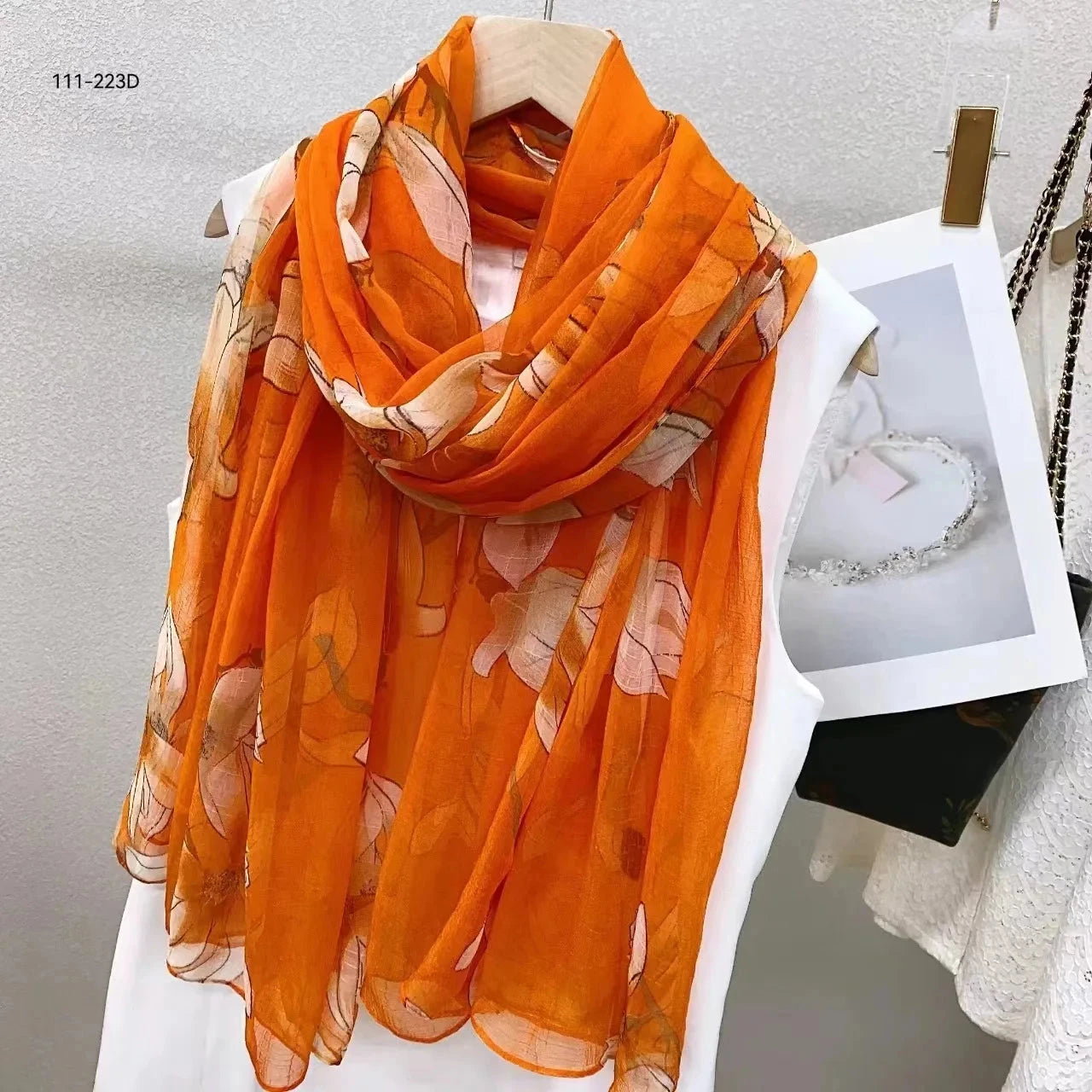 2025 Silk Scarf Women Hijab Pashmina Long Beach Stoles Shawl Wrap Headbands Spring Warm Scarves Bandana Ladies Neckscarf Foulard