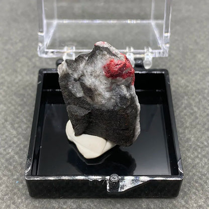 Best！100% natural red cinnabar ， raw stone mineral specimen quartz stone Healing crystal gem home decoration - AMULET RING STORE