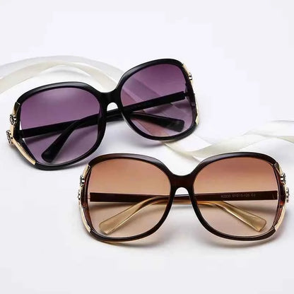 Women’s Sexy Retro Sunglasses Gradient Sun Glasses Round Large-Framed Brand Designer Style with Camellia Hollow-out Accents