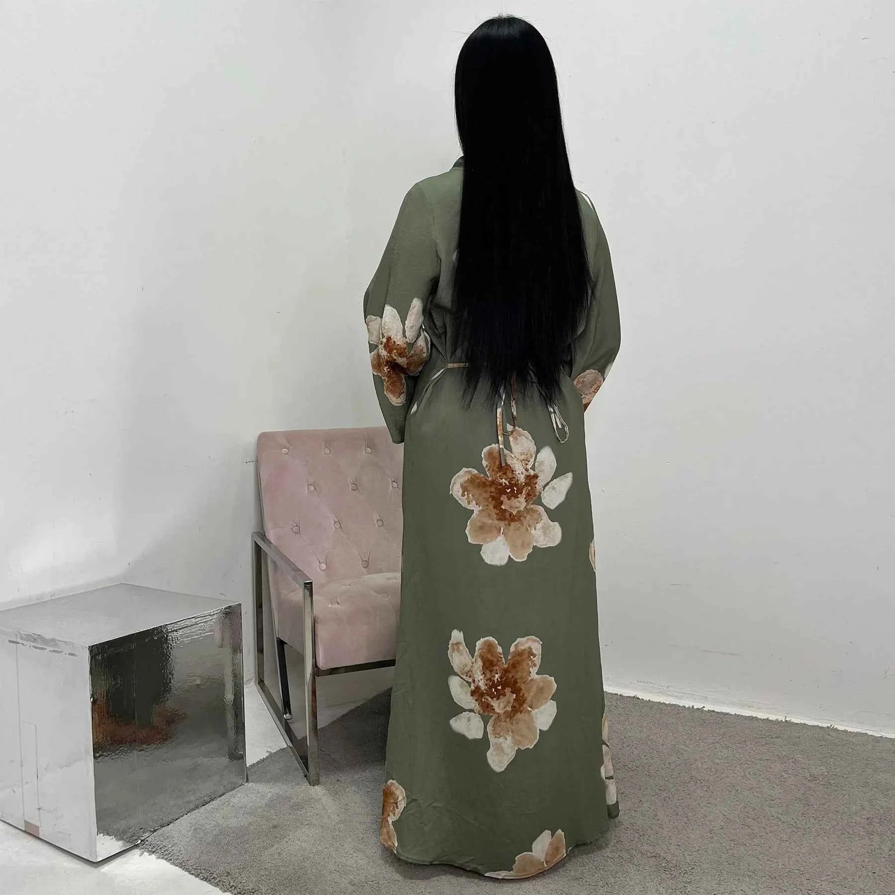 Arabesque Bell Sleeve Flowy Maxi Abaya Dress Elegant Floral Print Muslim Modest Long Dress Islamic Vacation Outfit Summer Robe