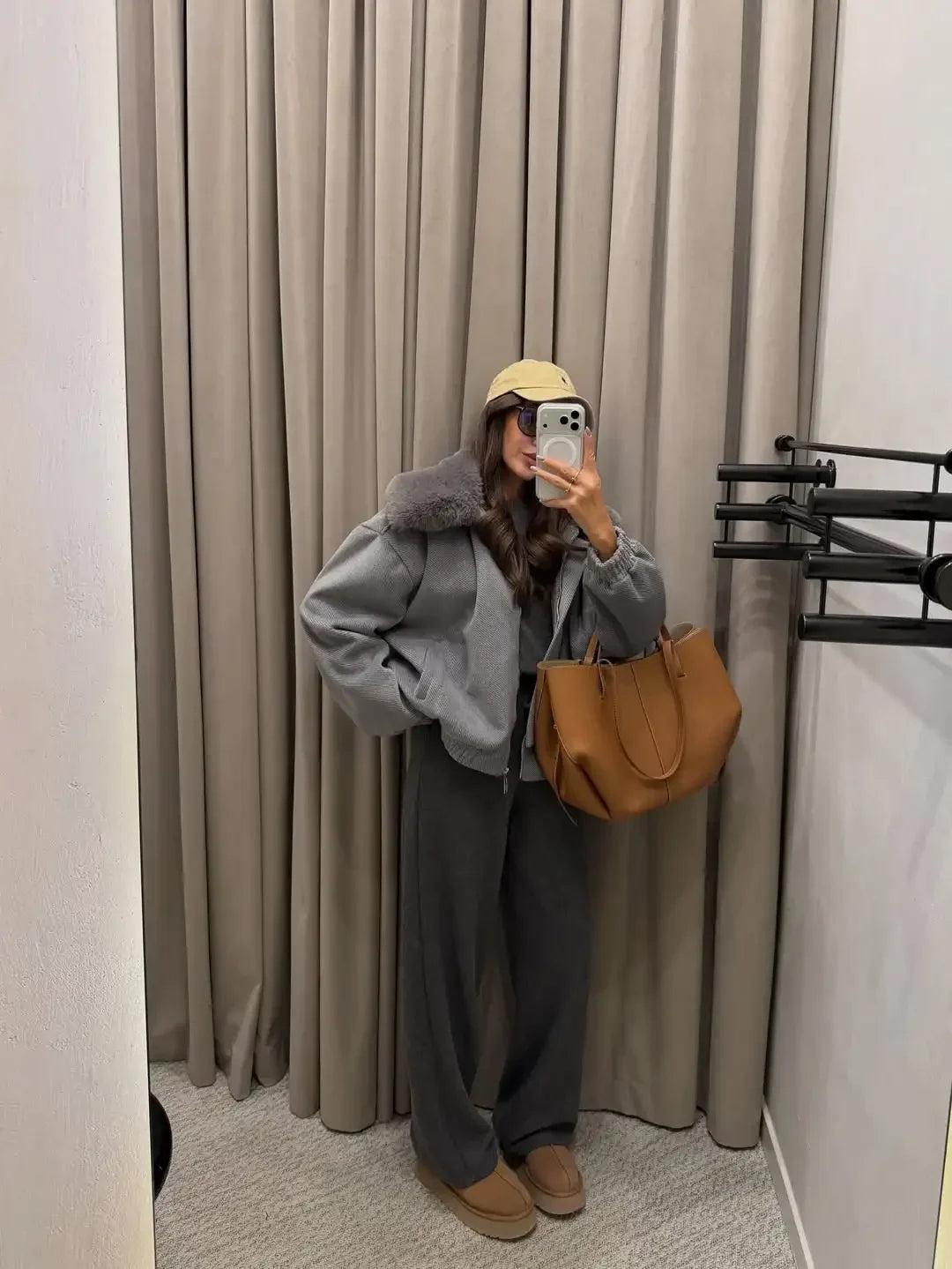 Solid Twill Denim Jacket Women Chic Patchwork Fur Collar Lapel Full Sleeve Zipper Pockets Loose Coat Lady Commute Street Wear