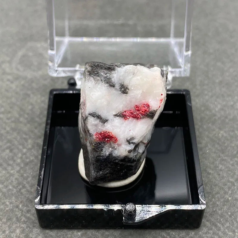 Best！100% natural red cinnabar ， raw stone mineral specimen quartz stone Healing crystal gem home decoration - AMULET RING STORE