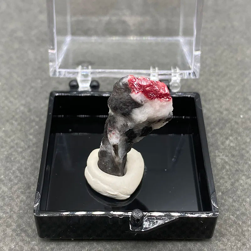 Best！100% natural red cinnabar ， raw stone mineral specimen quartz stone Healing crystal gem home decoration - AMULET RING STORE