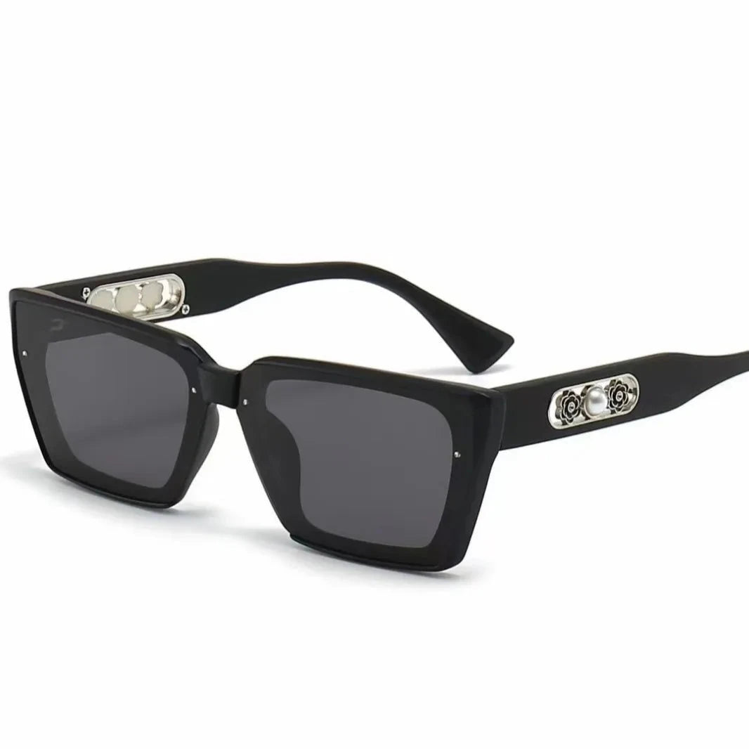 New Polarized Sunglasses - UV400 Protection & Anti-Glare,Trendy Small Frame for Unisex,Perfect for Street Style & Fashion Photos