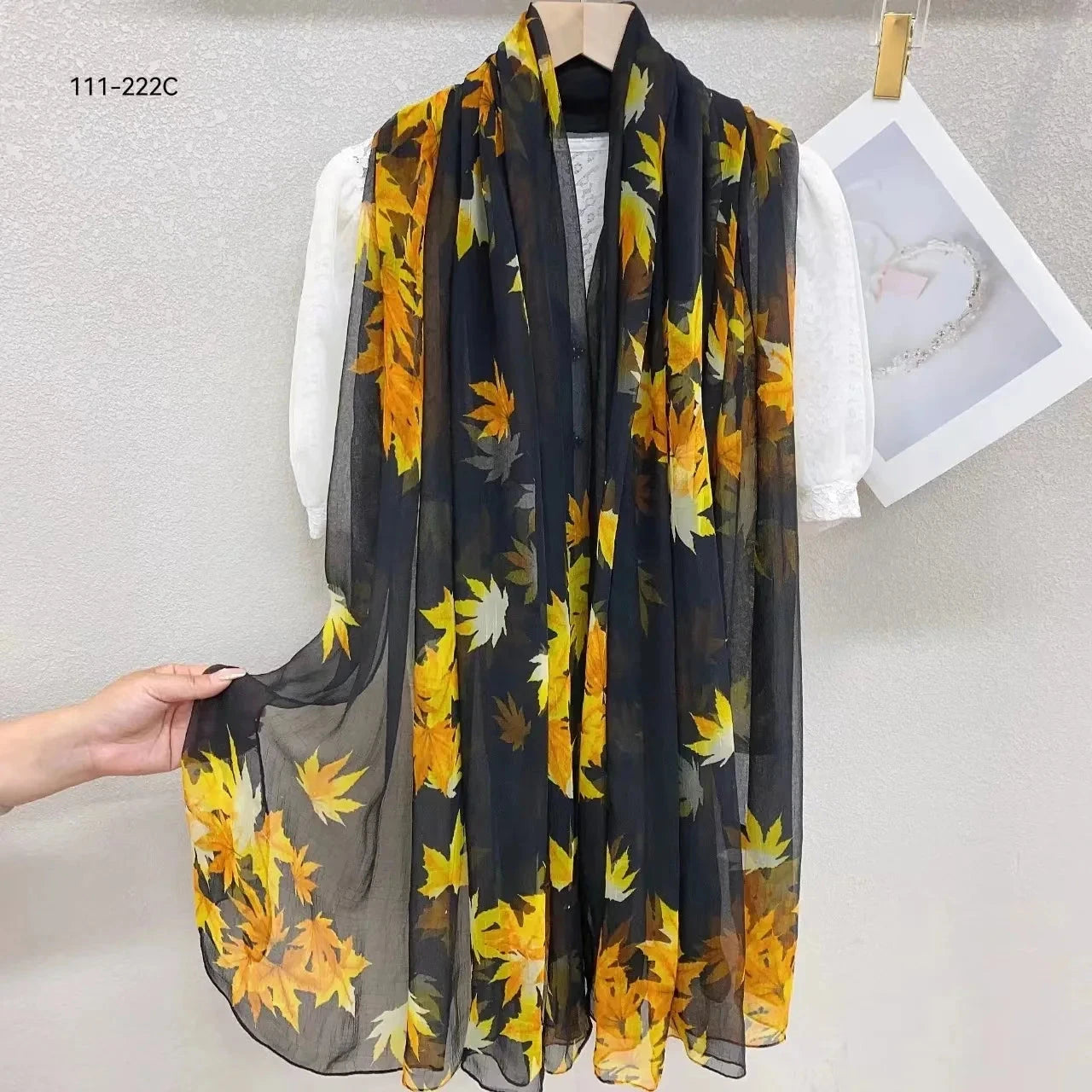 2025 Silk Scarf Women Hijab Pashmina Long Beach Stoles Shawl Wrap Headbands Spring Warm Scarves Bandana Ladies Neckscarf Foulard