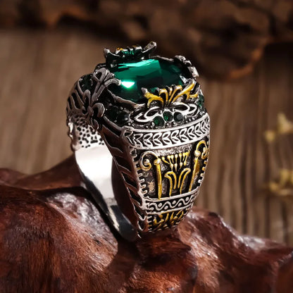 New men's luxury ring personalized retro domineering green gemstone domineering ring to attend the banquet party jewelry daily w